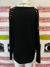 Cargar imagen en el visor de la galería, Michael Kors Studded Shoulder Top (Size XL)
