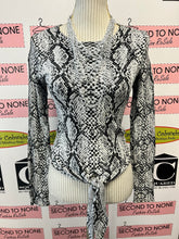 Load image into Gallery viewer, Guess Snakeskin Tie Front Top (Size XS)
