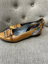 Load image into Gallery viewer, Indigo Leather Flats (Size 6 1/2)
