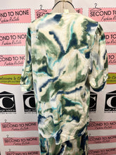 Load image into Gallery viewer, NWT Watercolour Print Half Sleeve T-Shirt (Size 14/UK 18)
