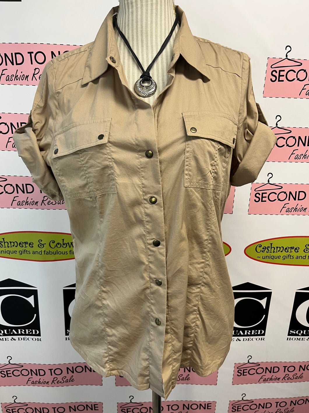 Ellen Tracy Short Sleeve Snap Front Top (Size 12)