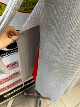 Charger l'image dans la galerie, Revamped Grey Ribbed Cardigan (Size XL)
