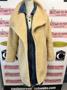 Boohoo Open Front Teddy Coat (Size S)