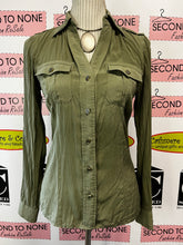 Charger l'image dans la galerie, Michael Kors Khaki Green Blouse (Size 0)
