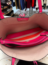 Load image into Gallery viewer, Guess Reversible 3-in-1 Tote Bag
