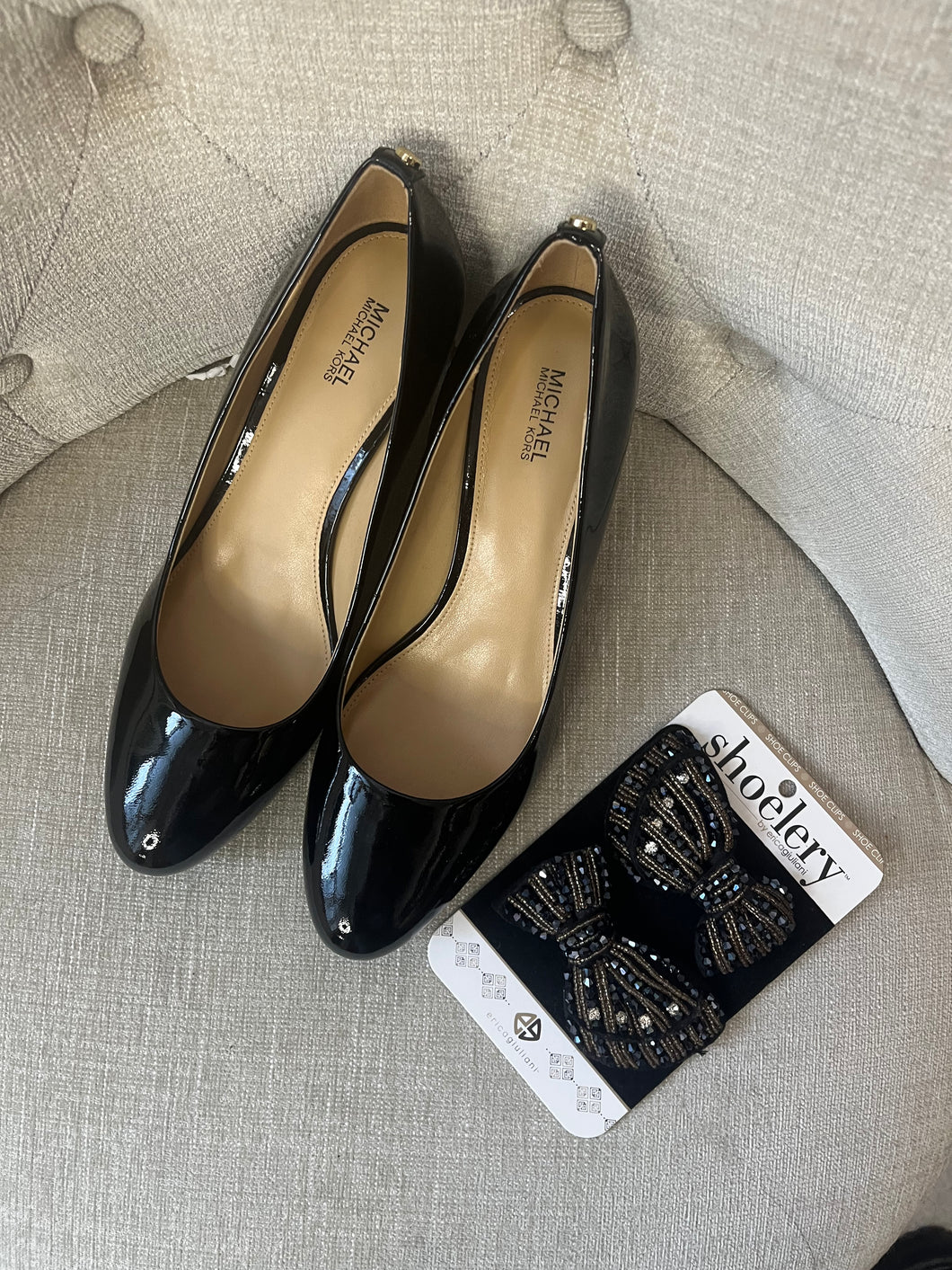 Michael Kors Pumps + Shoelery Clips (Size 9)