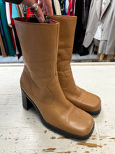 Load image into Gallery viewer, RARE Vintage Tommy Hilfiger Chunky Leather Boots (Size 6 1/2)
