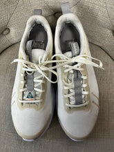 Cargar imagen en el visor de la galería, Timberland Pro Steel Toe Sneakers (Size 8)
