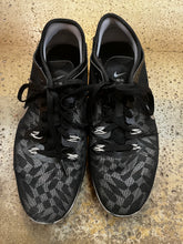 Load image into Gallery viewer, Nike Free TR Fit 5 Running Shoes (Size 8)
