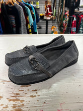 Load image into Gallery viewer, Aerosoles Suede Loafers (Size 7)

