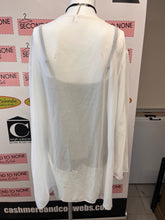 Cargar imagen en el visor de la galería, White Sheer Beach Cover (Size XL)
