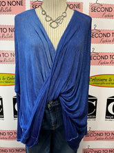 Cargar imagen en el visor de la galería, NWT Made in Italy Draped Front Top (Size S)
