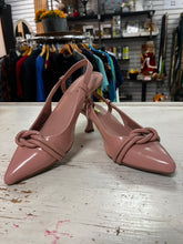 Load image into Gallery viewer, Kenneth Cole Slingback Heels (Size 7.5)
