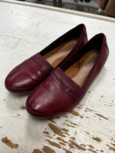 Load image into Gallery viewer, Rockport Red Leather Shoes (Size 10)
