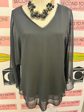 Load image into Gallery viewer, NWT Sioni Layered Top (Size L)
