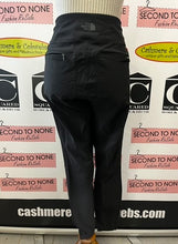 Cargar imagen en el visor de la galería, The North Face Black Activewear Pants (Size L)
