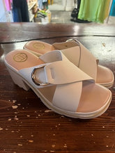 Load image into Gallery viewer, Chunky-Heel Sandal (2 Colors)
