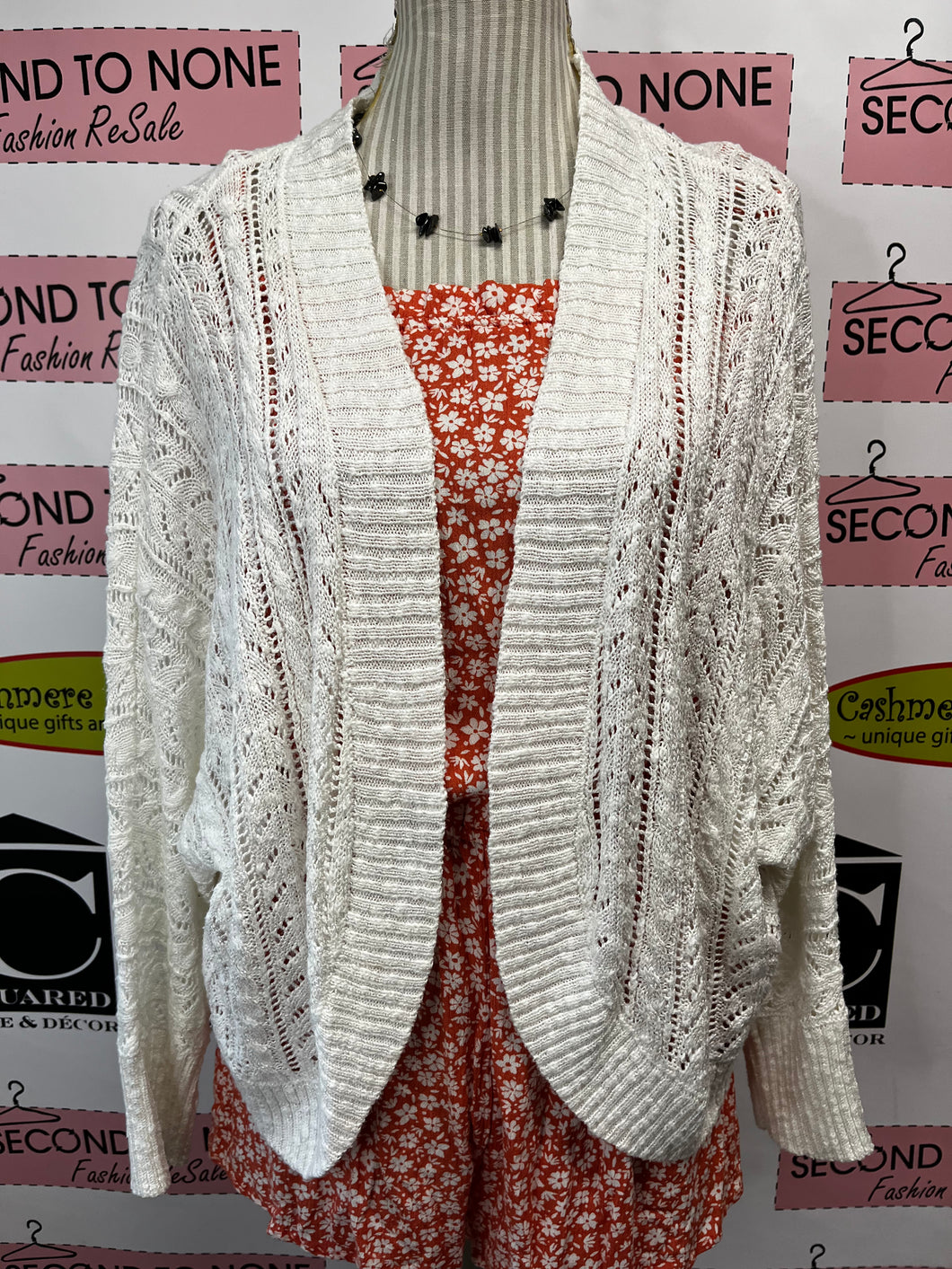 Denver Hayes Crochet Shawl (Size L)