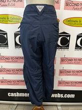Cargar imagen en el visor de la galería, Columbia PFG Convertible Windbreaker Pants/Shorts (Size 16R)
