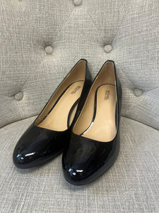 Michael Kors Pumps + Shoelery Clips (Size 9)