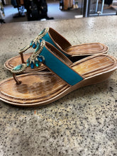 Load image into Gallery viewer, Montego Bay Bling Sandals (Size 9)
