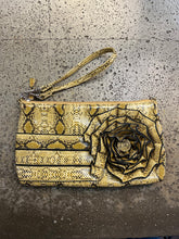 Charger l'image dans la galerie, Yellow Snakeskin Print Rosette Clutch
