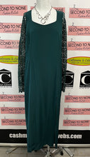 Charger l'image dans la galerie, Forest Green Embroidered Lace Sleeve Dress (Size L/XL)
