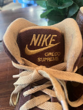 Load image into Gallery viewer, Nike Greco Supreme Wrestling Shoes (Size 6)
