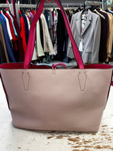 Load image into Gallery viewer, Guess Reversible 3-in-1 Tote Bag
