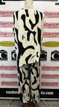 Charger l'image dans la galerie, B&amp;W Abstract Print Outfit Set (Size XL)
