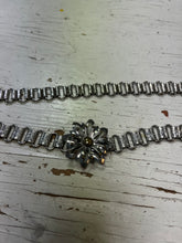 Load image into Gallery viewer, Vintage Metal Flower Belt (Size 30W)
