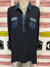 Cargar imagen en el visor de la galería, Joseph Ribkoff Denim Polka Dot Top (Size XL)
