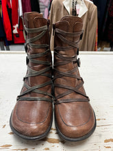 Load image into Gallery viewer, Miz Mooz Octavia Leather Boots (Size 40=9)
