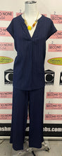 Charger l'image dans la galerie, Jones New York Navy Crinkle Set (Size L)
