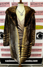 Load image into Gallery viewer, Kindy's Vintage Fur Coat (Size S)
