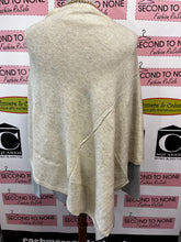 Load image into Gallery viewer, 100% Cashmere Ponchos (One Size)(10 Colour Options)
