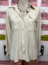 Charger l'image dans la galerie, TopShop Cream Blouse (Size 4)

