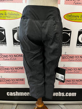 Load image into Gallery viewer, NWT Arc'teryx Axina Knicker Capris (Size S)
