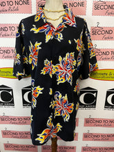 Load image into Gallery viewer, Assorted Men's Hawaiian/Beach Shirts (11 Options)
