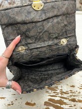 Cargar imagen en el visor de la galería, Vintage Creazioni Alma Woven Crossbody
