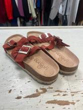 Cargar imagen en el visor de la galería, Yokono Rust Red Braided Leather Sandals (Size 7)
