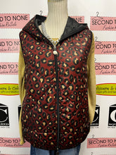 Load image into Gallery viewer, Made in Italy Animal Print Vest (One Size)
