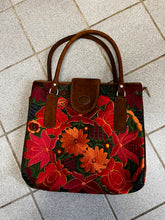 Charger l'image dans la galerie, Bazarte Hand Embroidered Floral Tote Bag

