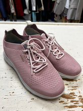Load image into Gallery viewer, Geox Spherica Sneakers (Size 9)
