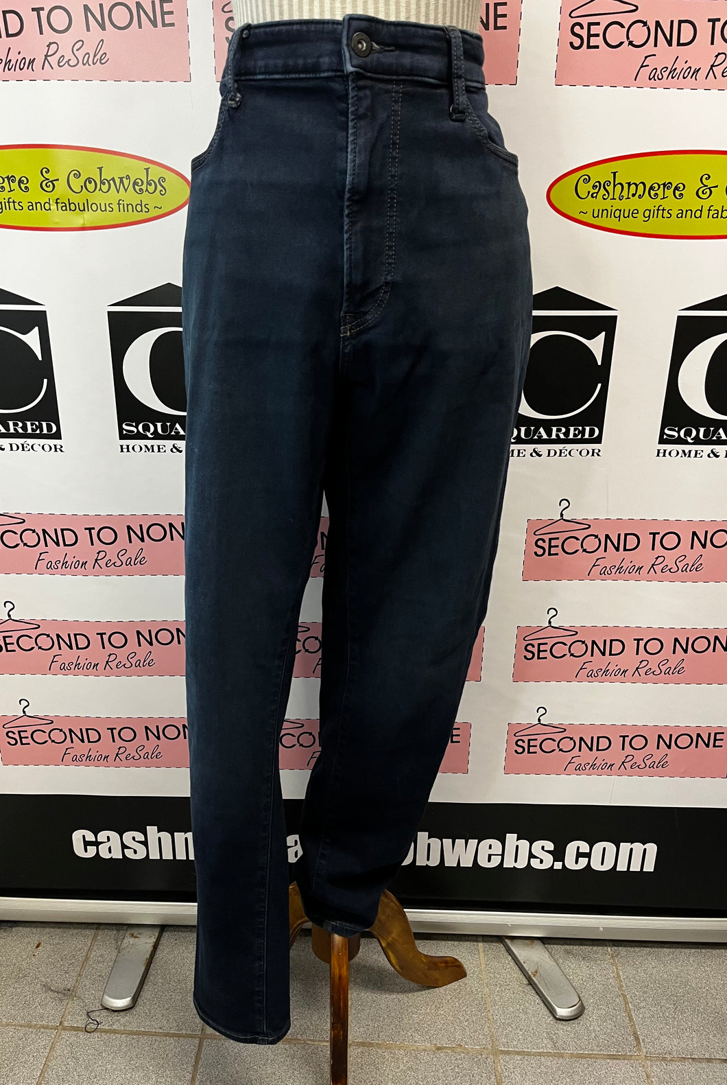 Uniqlo Stretchy Jeans (Size L)