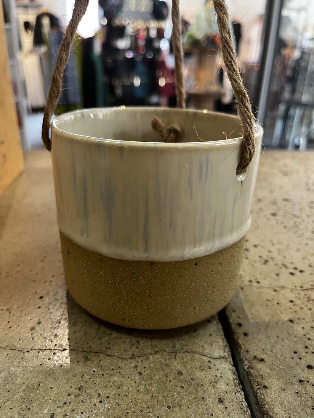 Hanging Flower Pots (2 Colours)