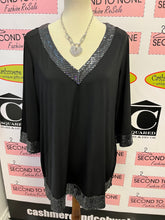 Load image into Gallery viewer, NWT Cleo Sequin Trim Top (Size L)
