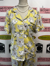 Load image into Gallery viewer, BedHead Pajama Set (Size M)
