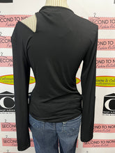 Cargar imagen en el visor de la galería, NWT H&amp;M Cutout Top (Size M)
