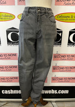 Cargar imagen en el visor de la galería, Santana Grey Jeans (Size 10)
